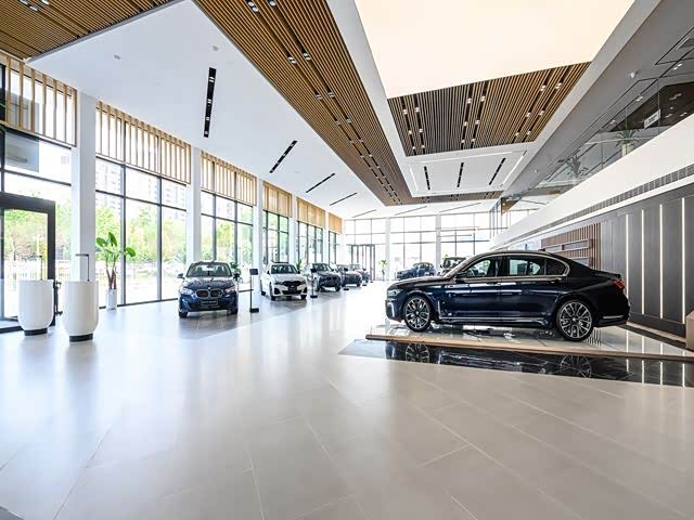 新车展示区