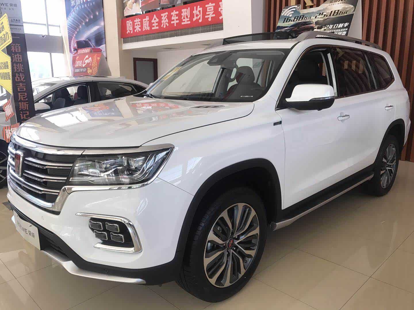 新车展示区