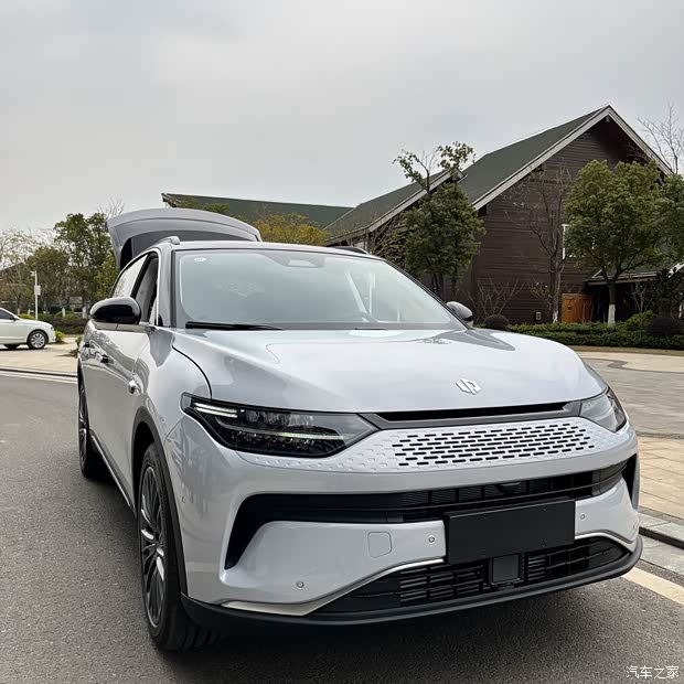 零跑c11增程挑战极限演绎未来驱动力