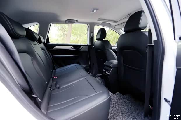 让哈弗m6plus陪你快乐出行驶向幸福