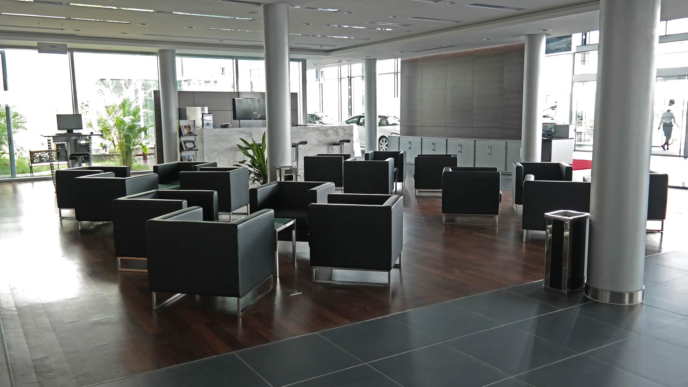 湛江南菱星晖奔驰4s店 休息区