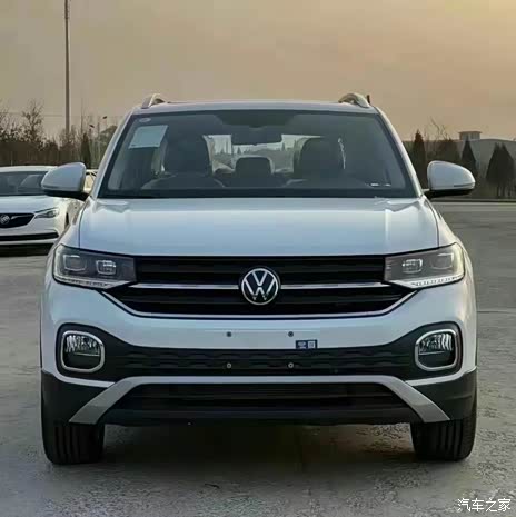 【探影热销中 目前价格稳定欢迎垂询_阿克苏振宇一汽大众4s店优惠促销