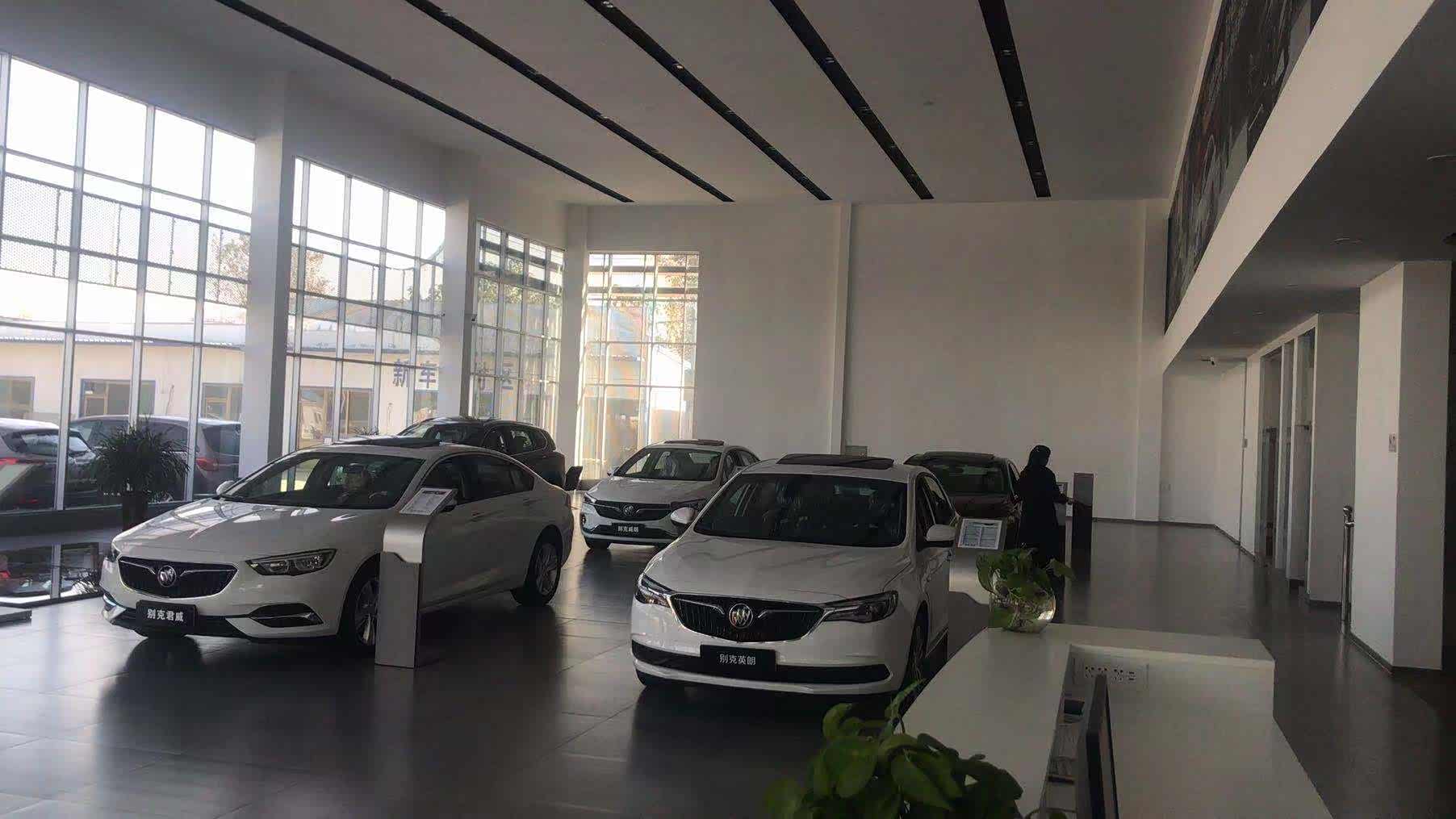新车展示区