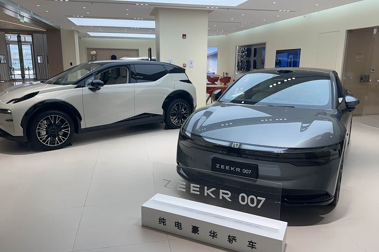 新车展示区