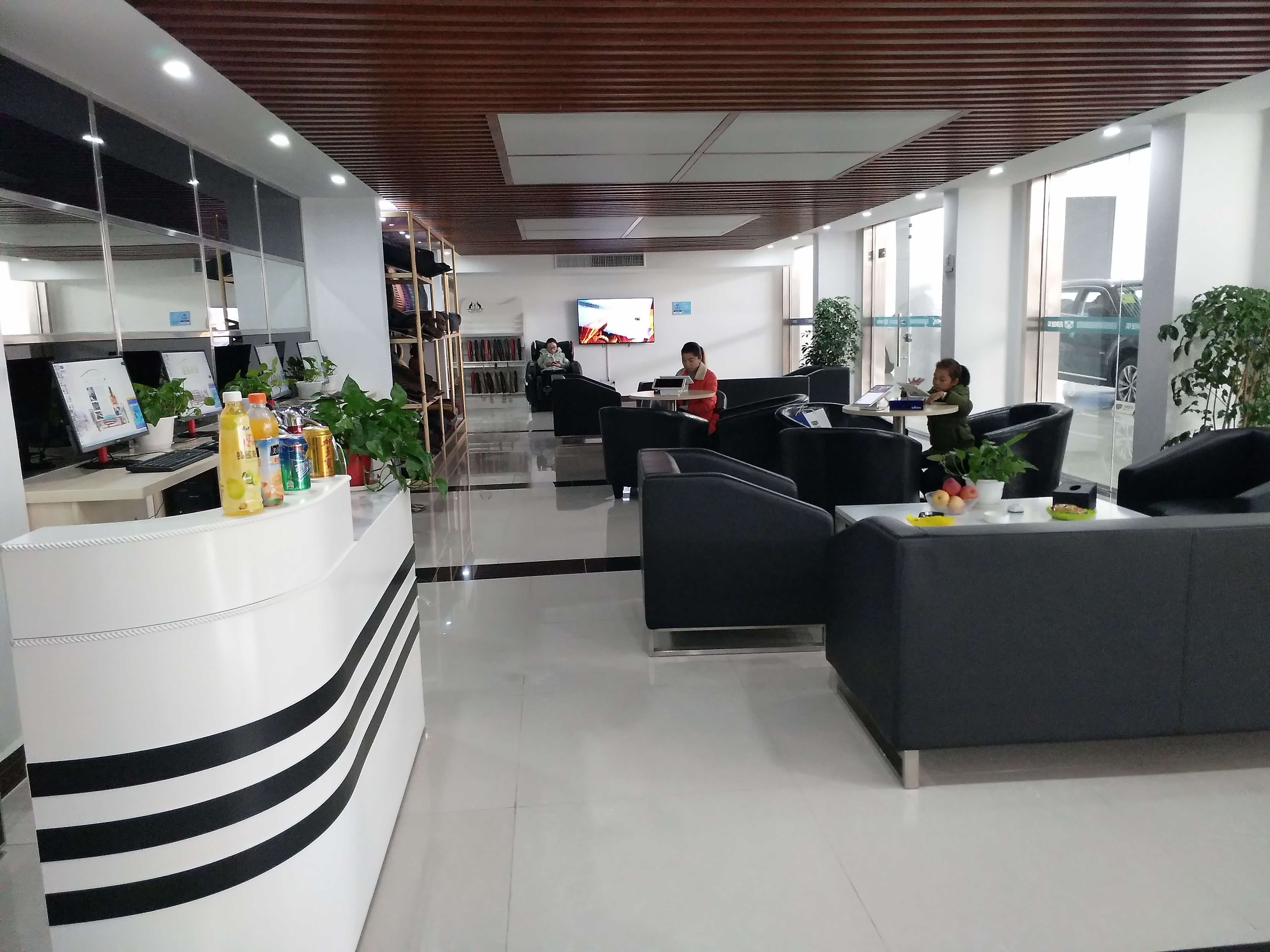 宜昌鑫宁吉利4s店