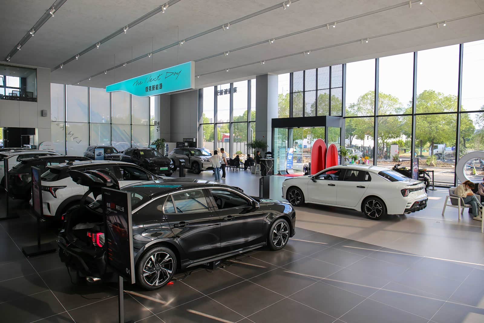 新车展示区