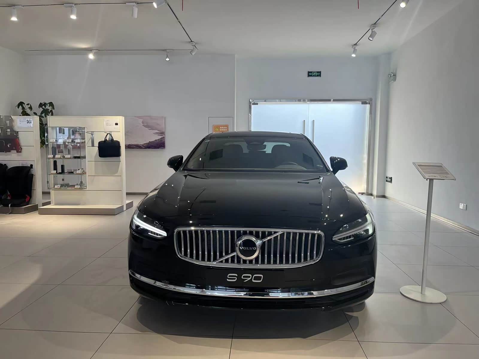 新车展示区