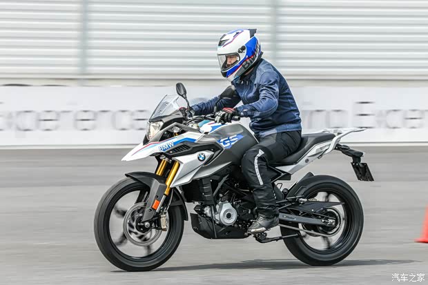 创新bmw g 310 gs诠释公路与越野骑行