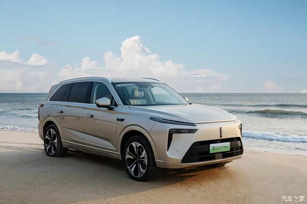大六座家用全能型suv 魏牌蓝山无敌