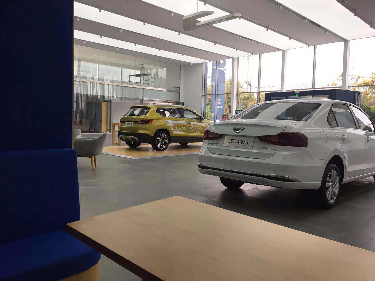 新车展示区