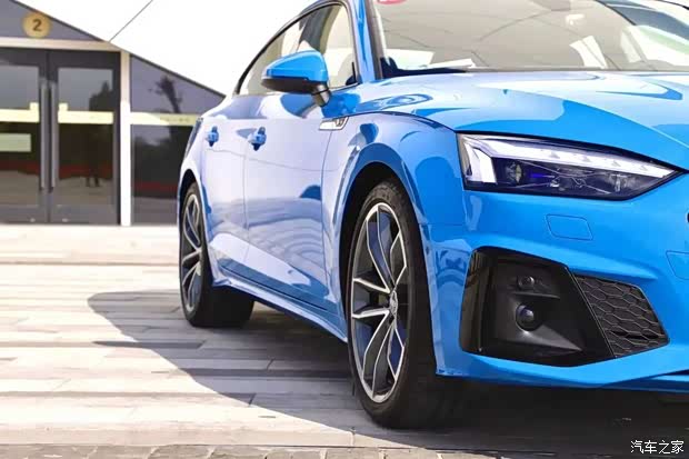 奥迪a5溜背轿跑美学担当有颜更有料