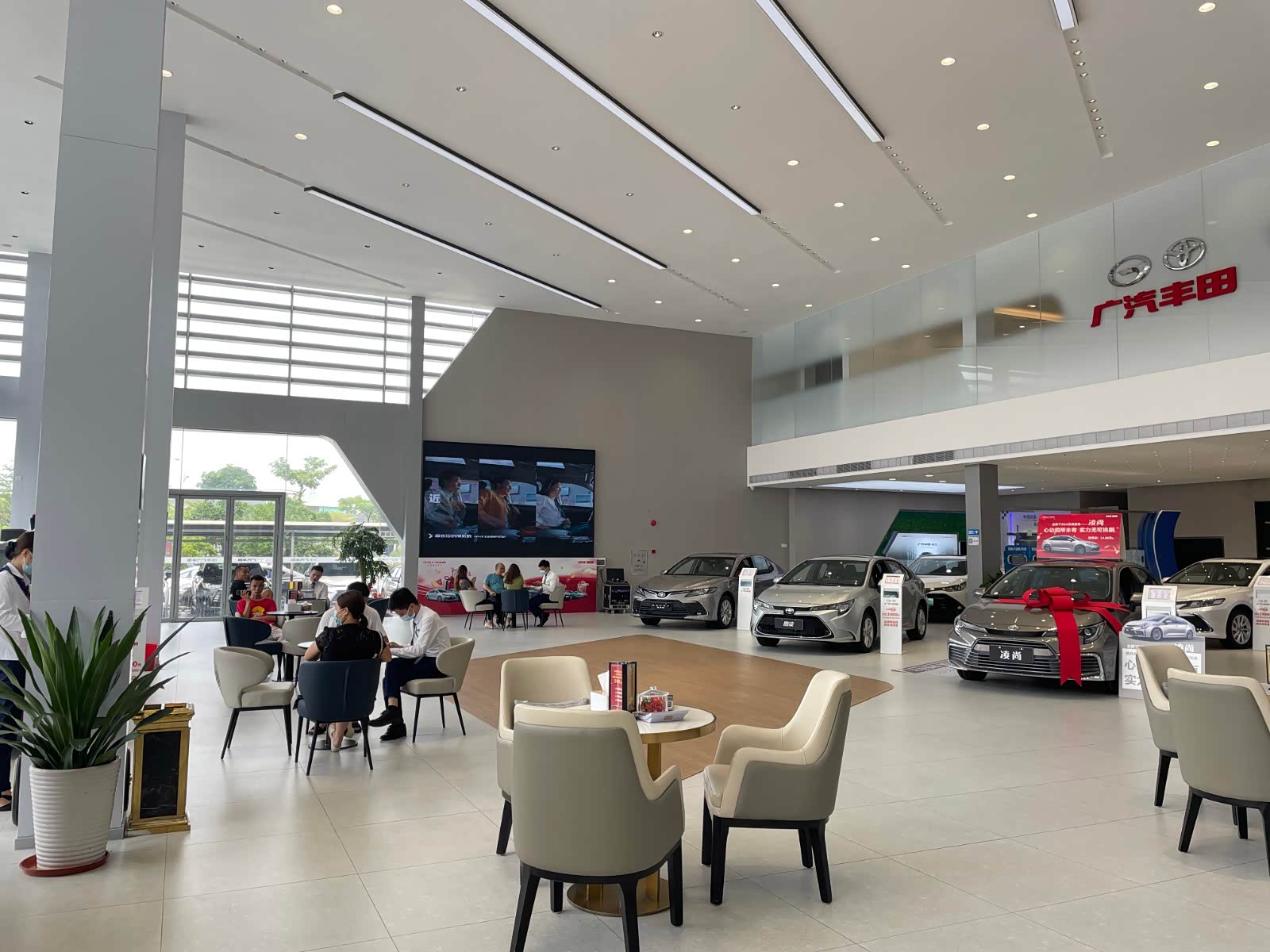新车展示区