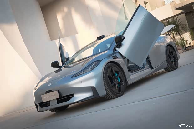 广汽埃安hypergt剪刀门电尾翼