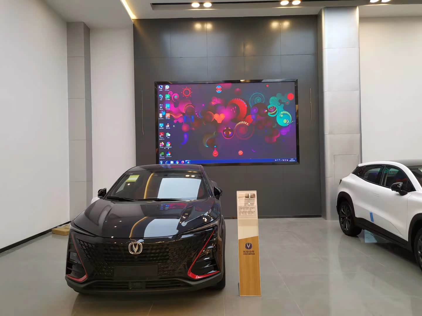 新车展示区