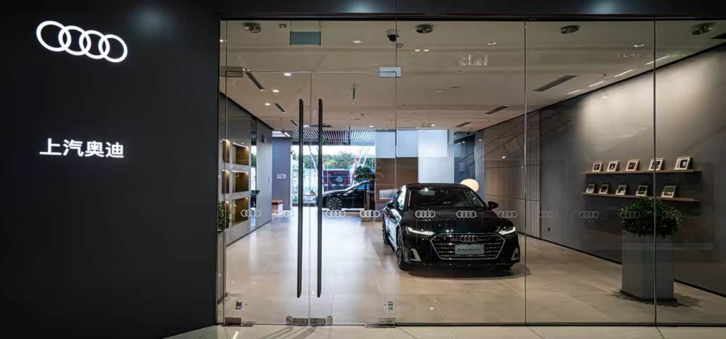 新车展示区