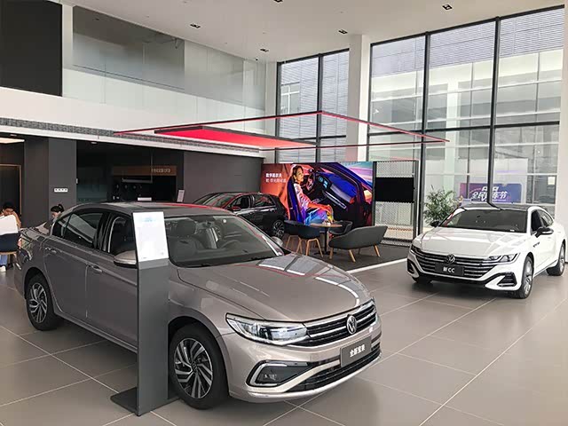 新车展示区