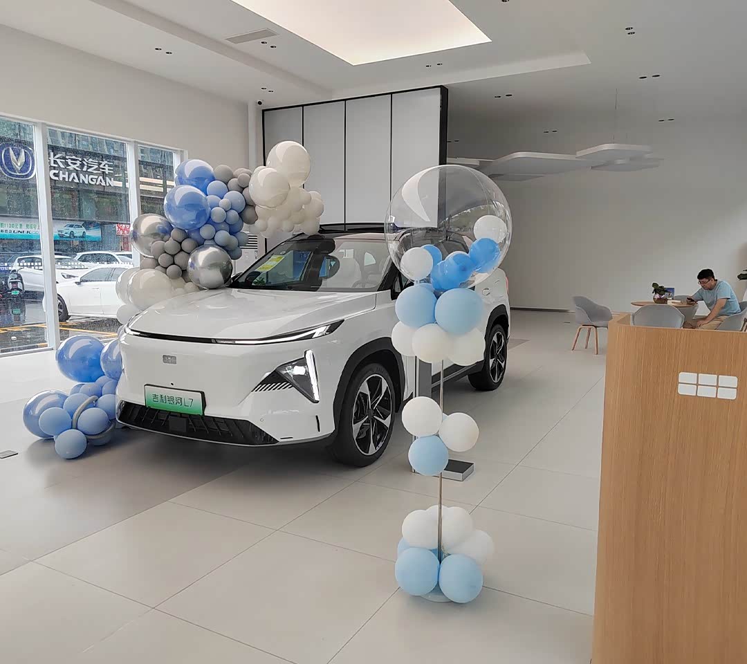 新车展示区