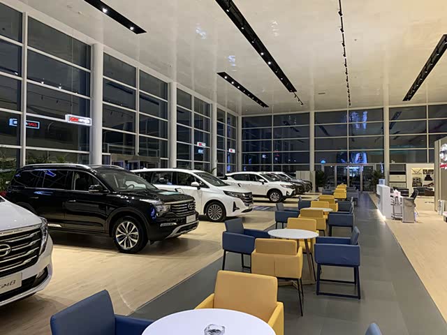 新车展示区