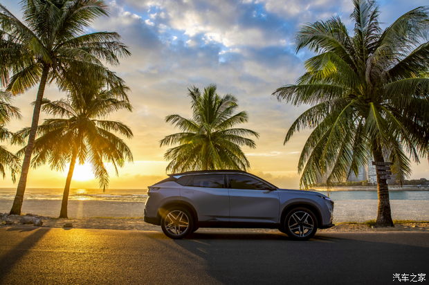 试驾东风风神皓瀚dhi旗舰版科技配置进一步升级