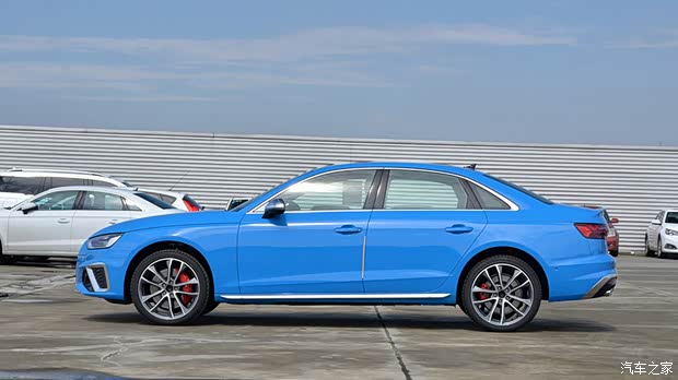 奥迪s4不好养活吗月养车3496元