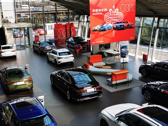 新车展示区