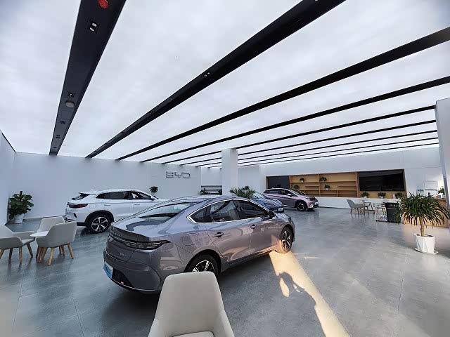 新车展示区