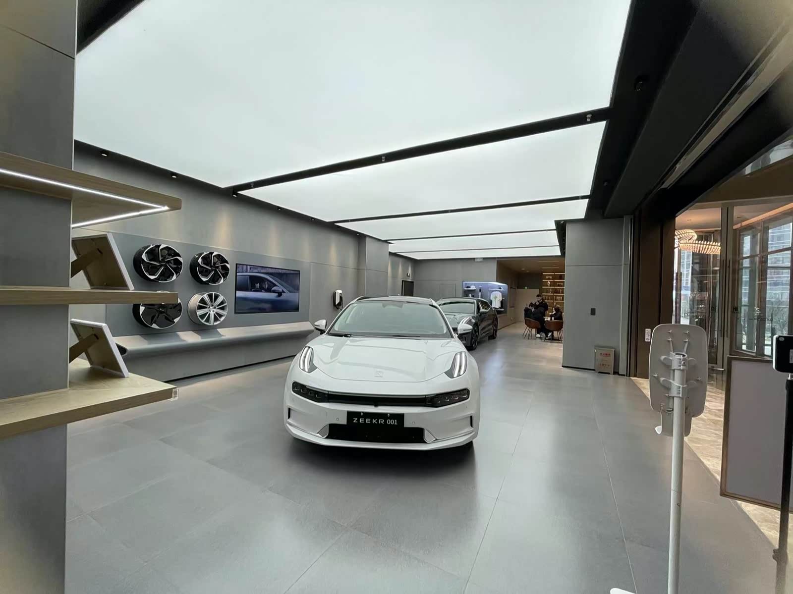 新车展示区