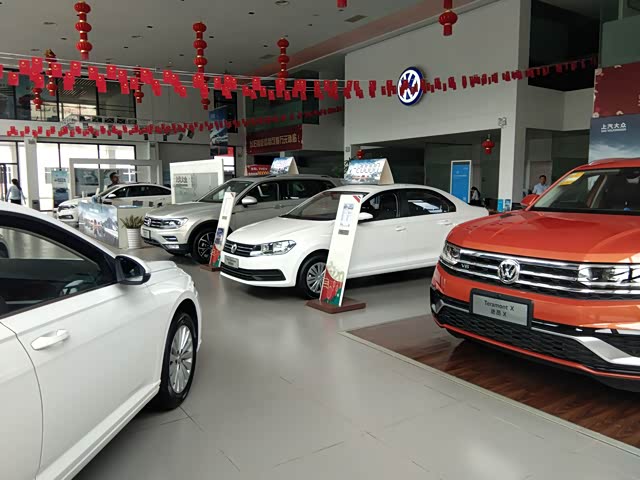新车展示区