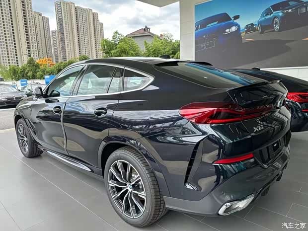 中改款宝马新x6陆续到店内外改变似换代