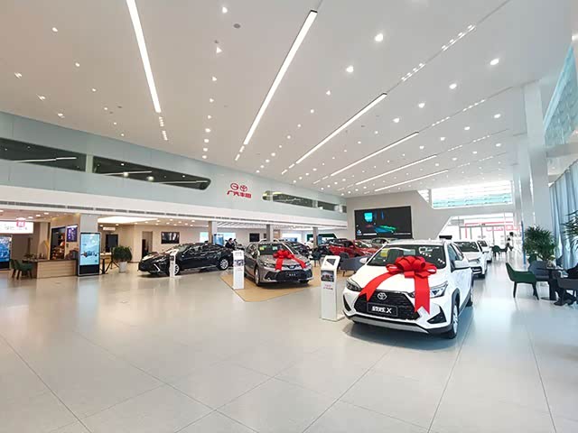 新车展示区
