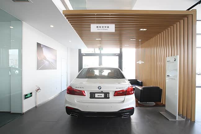 新车展示区