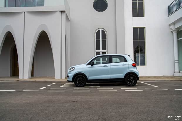 智能小车来袭试驾2023款零跑t03