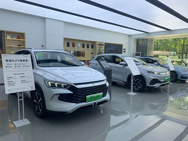 新车展示区