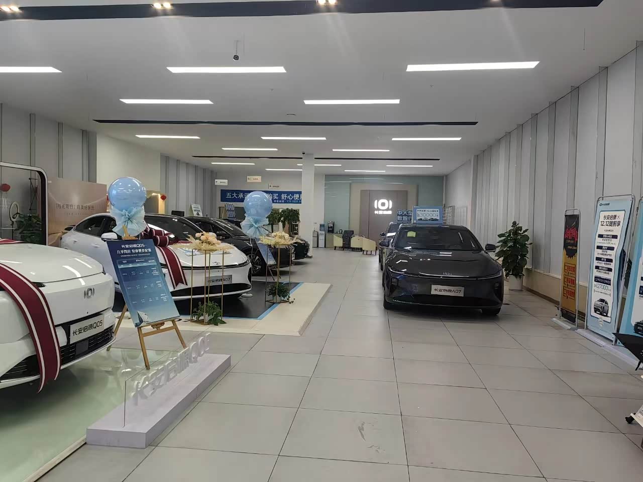 新车展示区