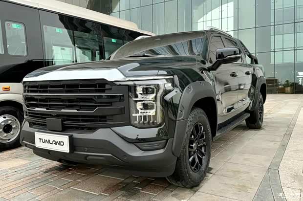 长度超55米福田全尺寸皮卡tunland发布