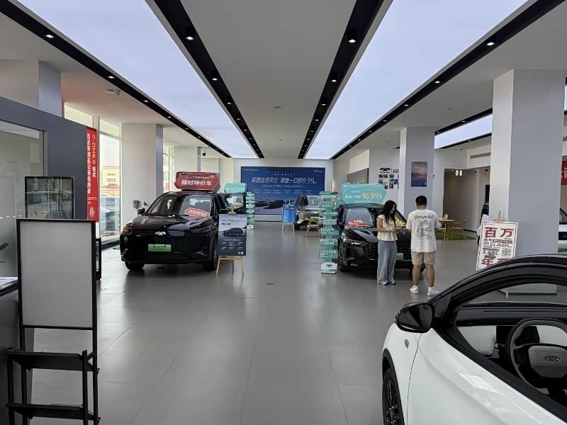 新车展示区