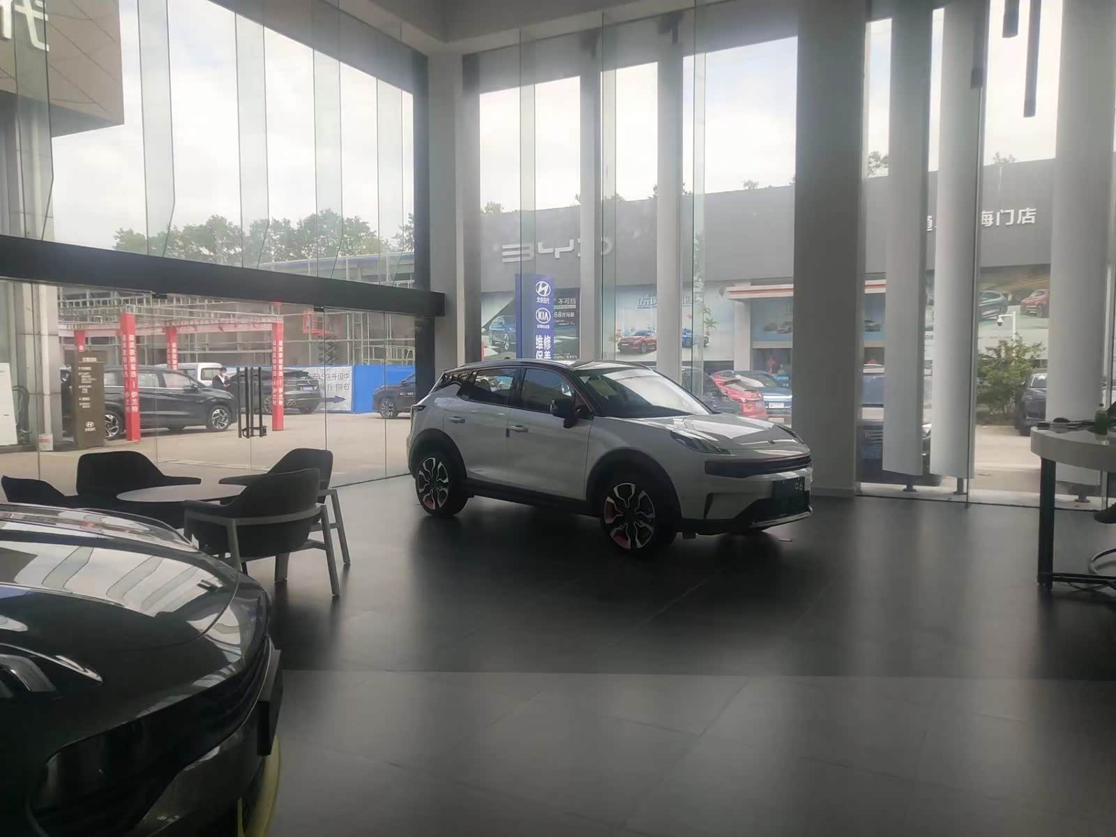 新车展示区