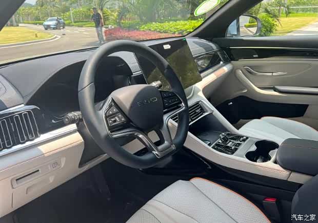 比亚迪宋plus冠军版实车亮相6月19上市