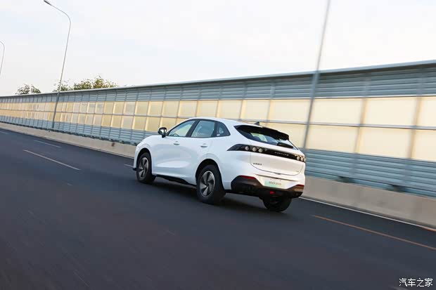 豪车虽好风行雷霆410续航版性价比更高