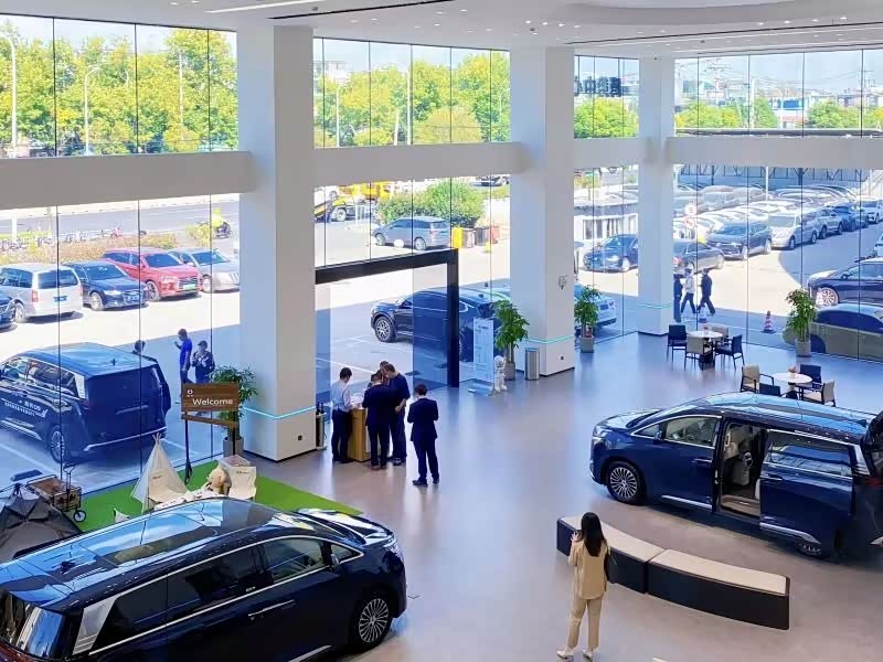新车展示区