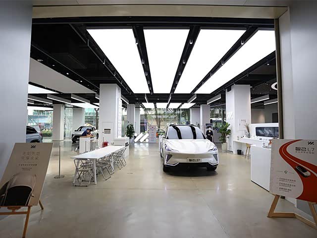 新车展示区