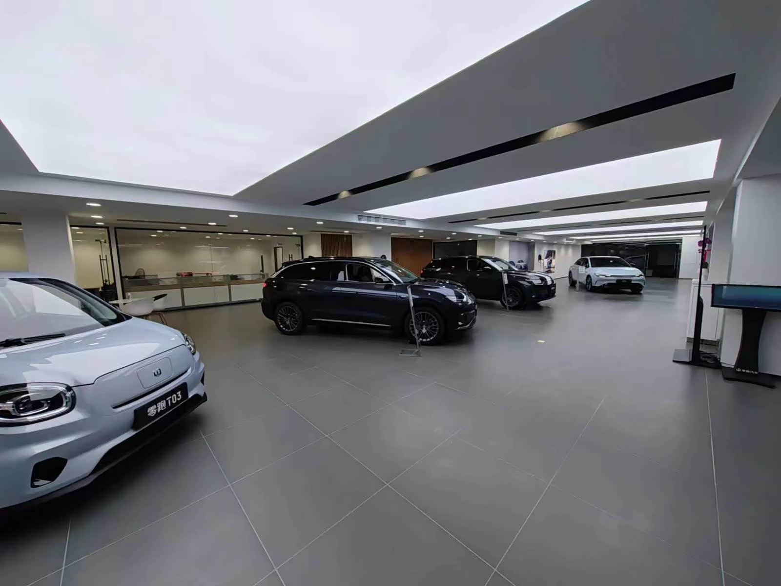 新车展示区
