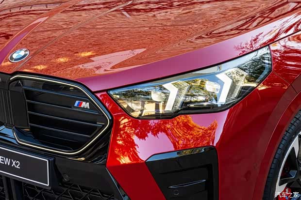 实拍全新宝马x2m35i火红色金属漆太抢眼