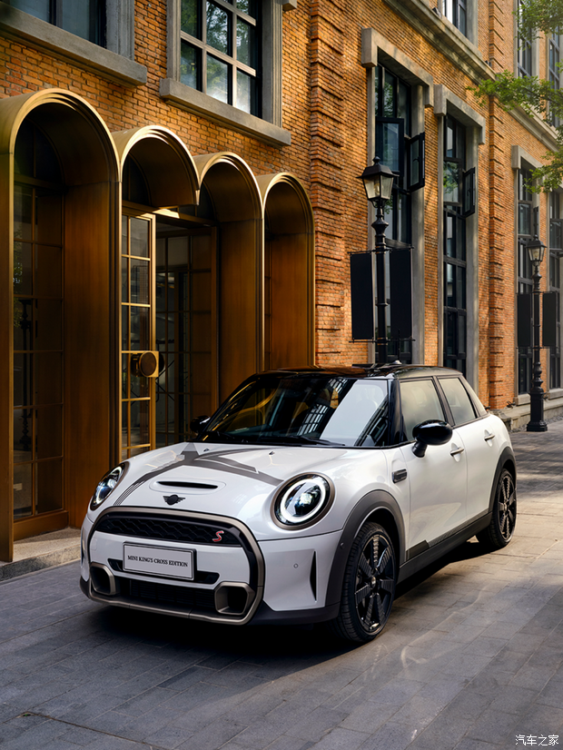 踩下油门mini拿捏住了美拉德式氛围感解锁一波新的入迷壁纸