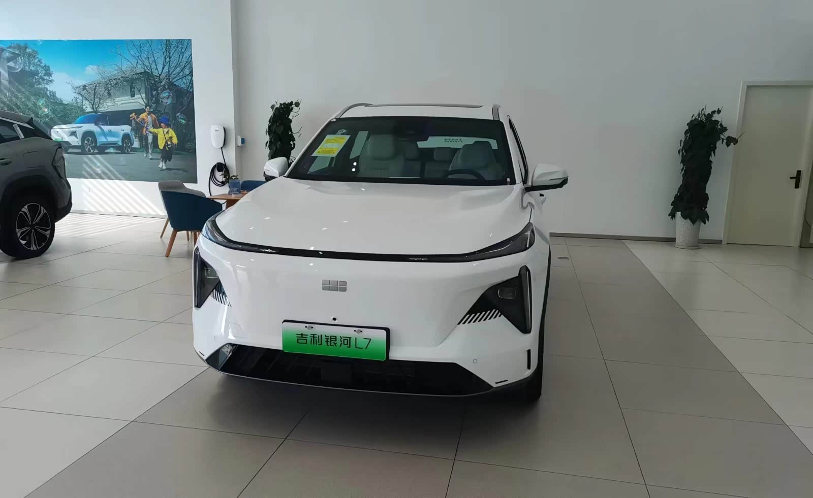 新车展示区