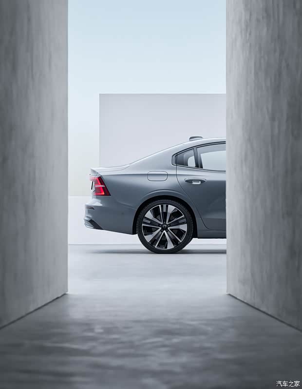 沃尔沃s60recharget8插电式混合动力