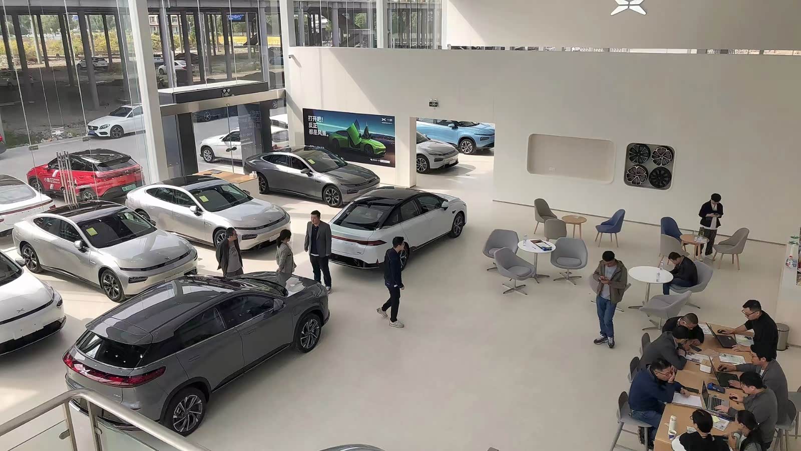 新车展示区