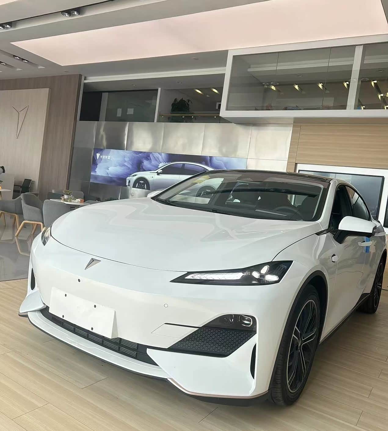 新车展示区
