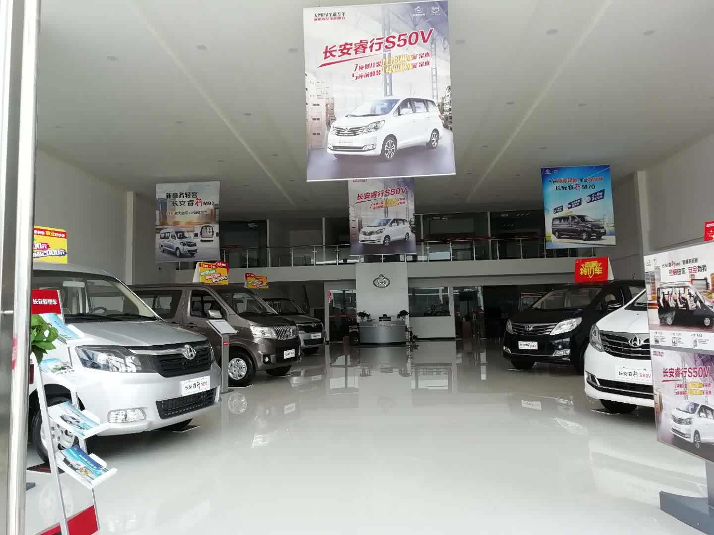 新车展示区