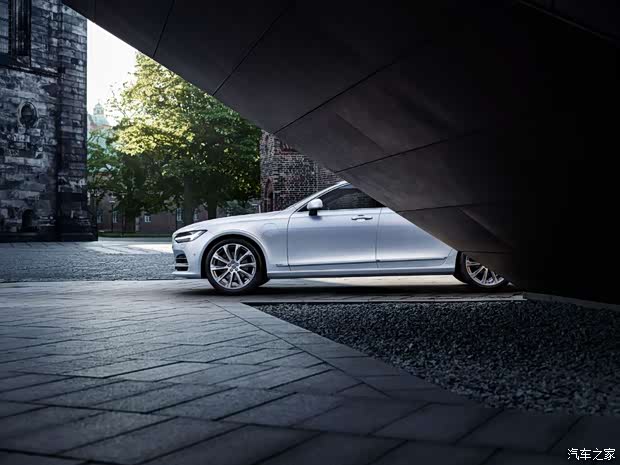 在意全家人的呼吸健康来看下沃尔沃s90